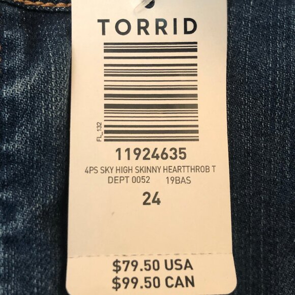 NWT Torrid Sky High Skinny distressed jeans sz 24 tall - Picture 2 of 12